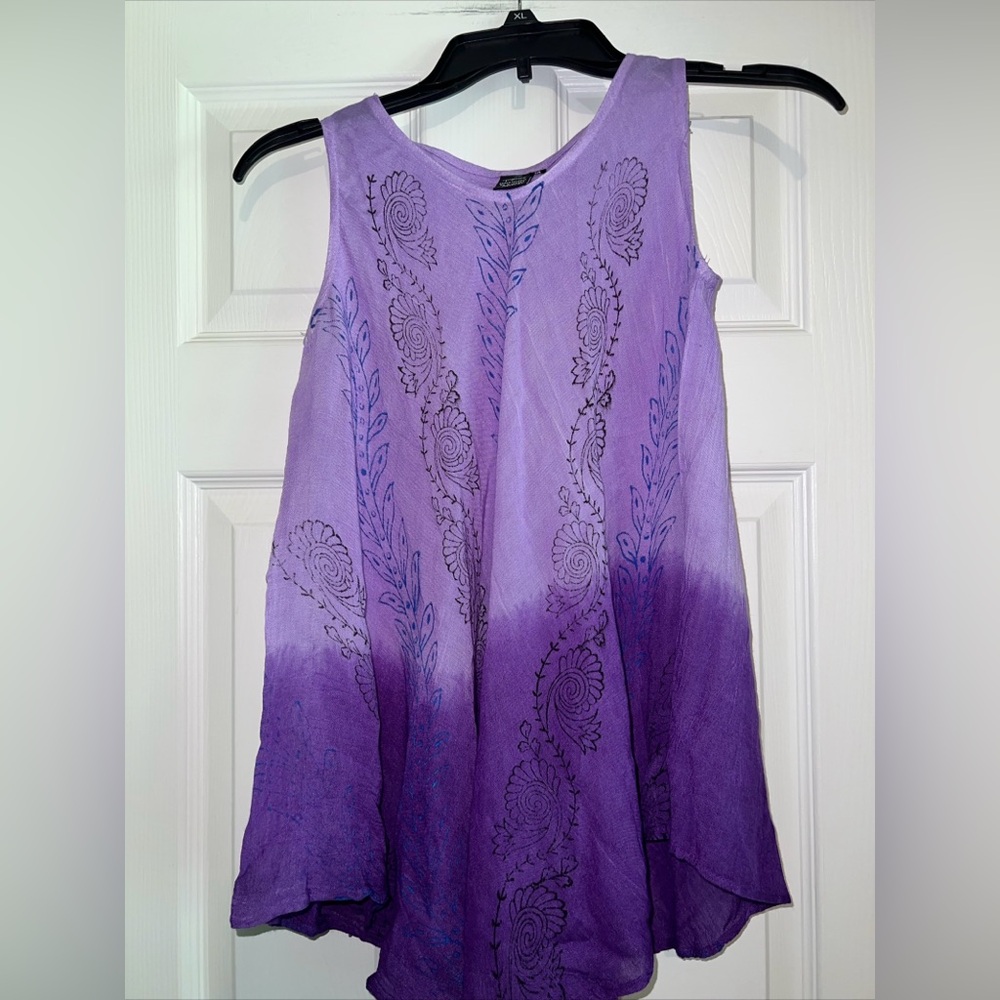 Woman’s Tropical Size Meduim Purple Top Light Weight